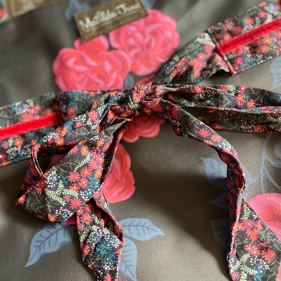 Matilda Jane Black and Rose Tote: Stylish, Functional, and Super Cute! - Picture 3 of 9